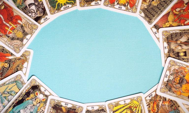 Immagine copertina articolo La divinazione dei tarocchi Immagine copertina articolo La divinazione dei tarocchi